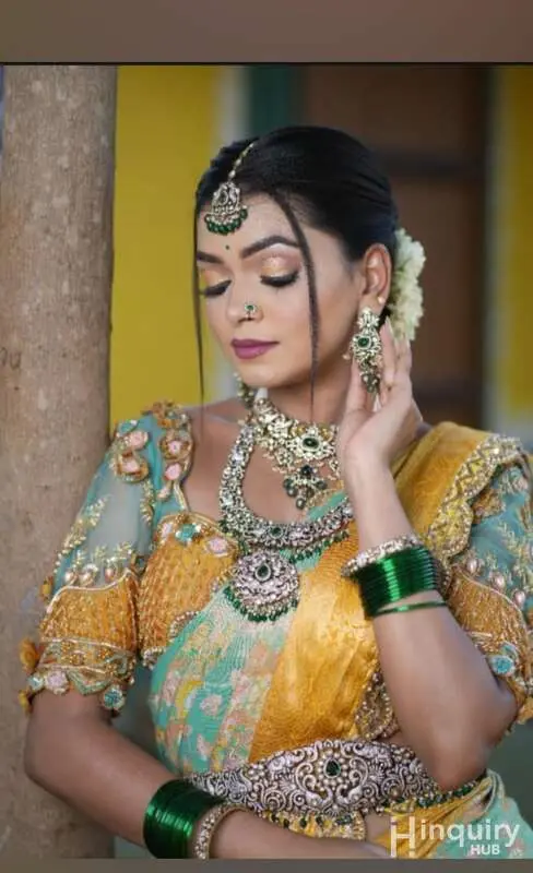 Make Up Artist Shwetha