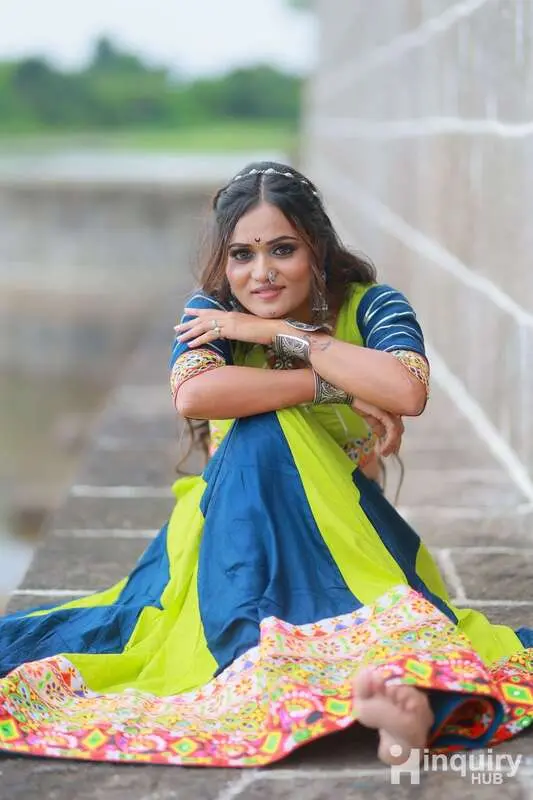 Pratiksha Kadlag Makeup Artist