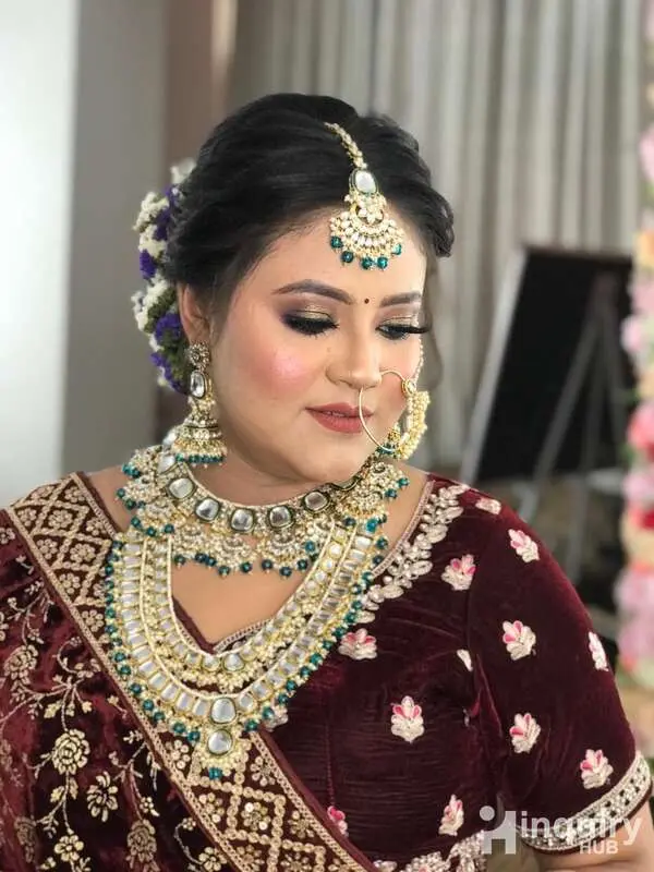 Makeupartist  Hair Stylist