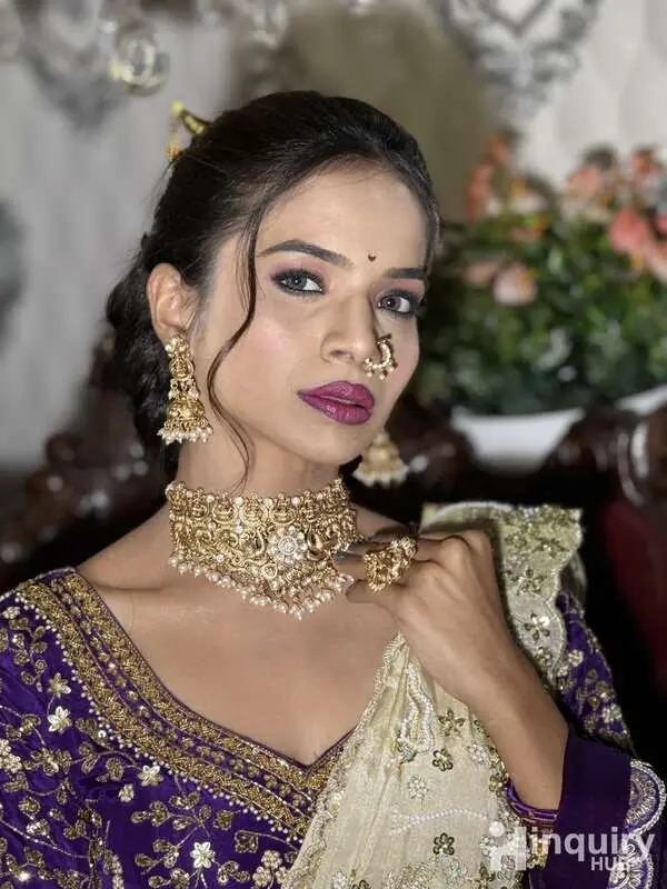 Makeupartist Prajakta Jawalkar