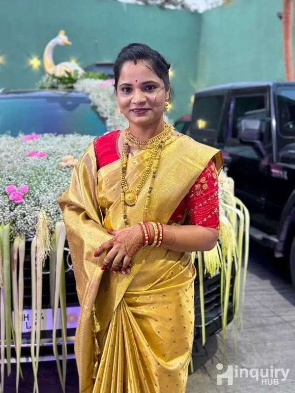 Makeupartist Prajakta Jawalkar