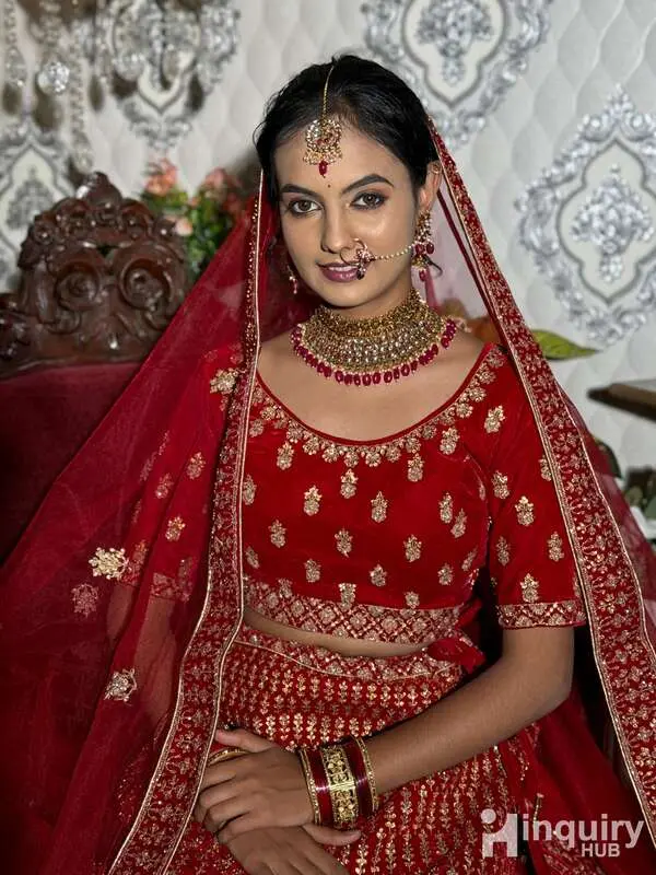 Makeupartist Prajakta Jawalkar