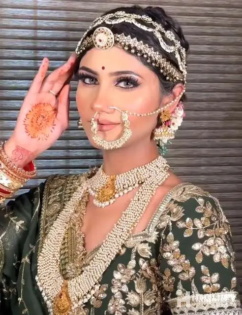 Riya Narang Makeup Artist