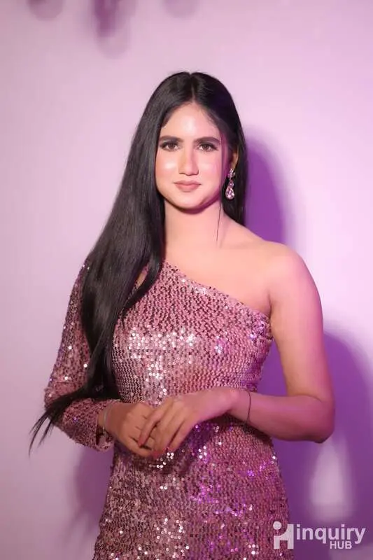 Glamwithjiyaa