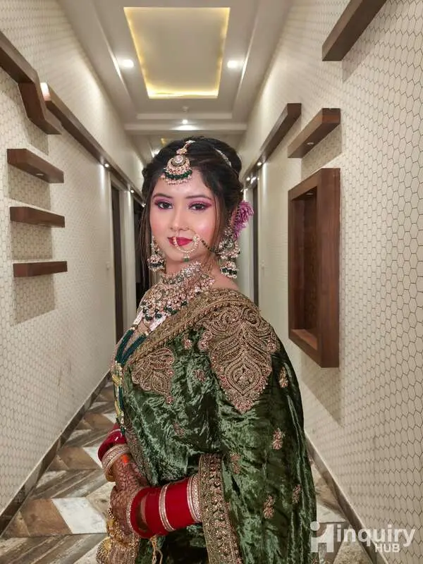Ruchi Mendiratta   Mua