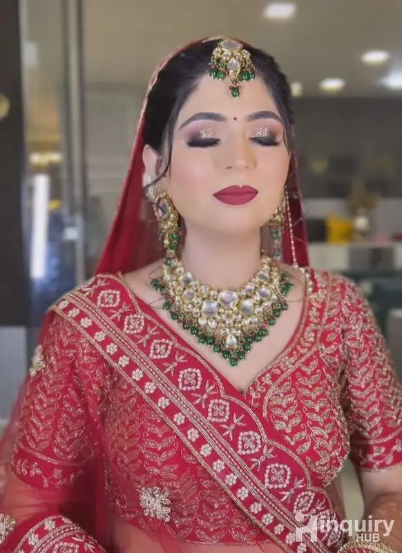 Ruchi Mendiratta   Mua