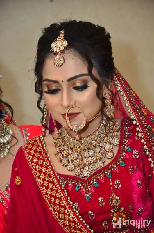 Akarshan Beauty Saloon