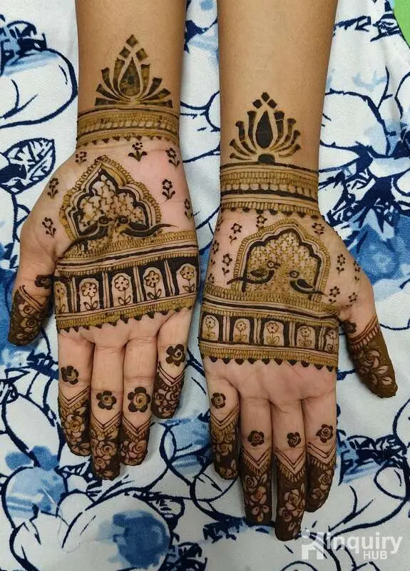 Mansi Mehndi Artist