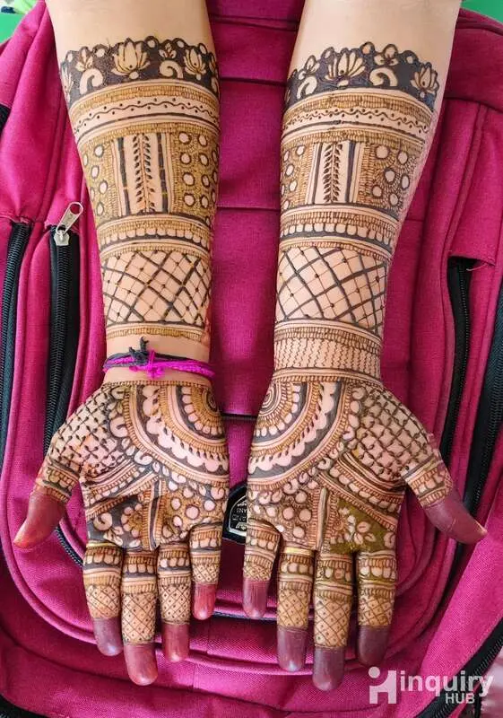 Mansi Mehndi Artist