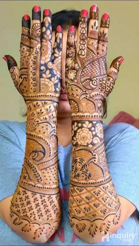 Safiya Mehndi Artist