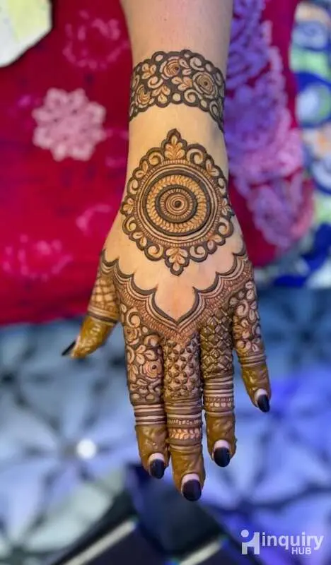 Sneh_mehndi_artist