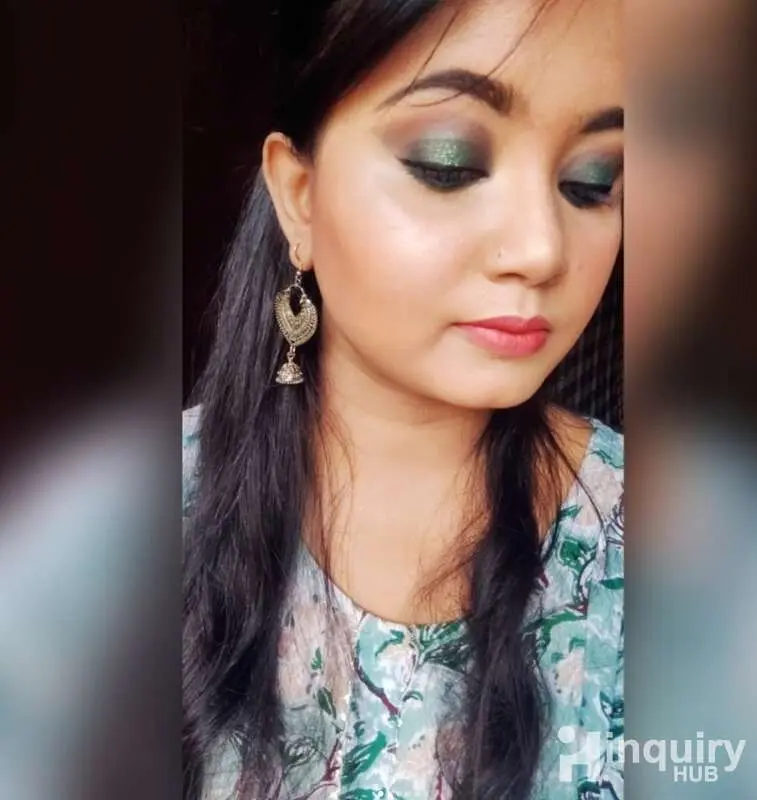 Ria | Makeup Artist