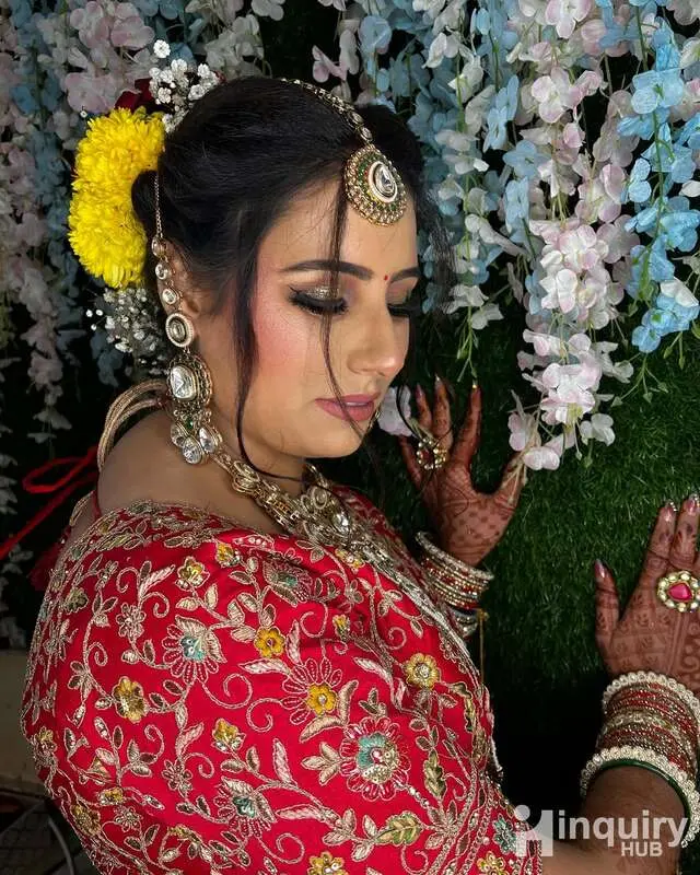 Jaya Makeoverss Makeup Studio