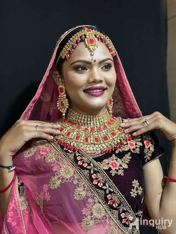 : Prathna Makeup Artist