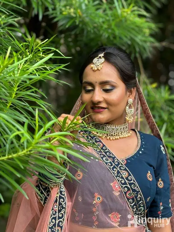 : Prathna Makeup Artist