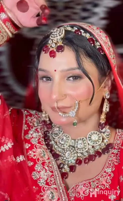 Avini Gupta Glam