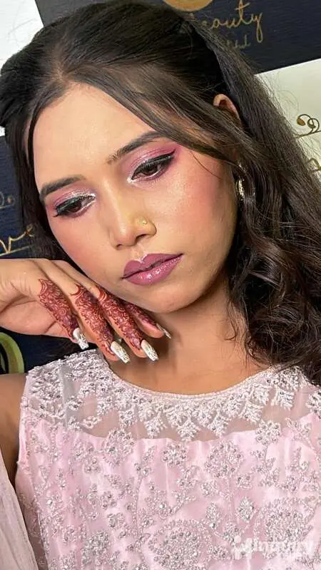 Chandras Makeup Studio