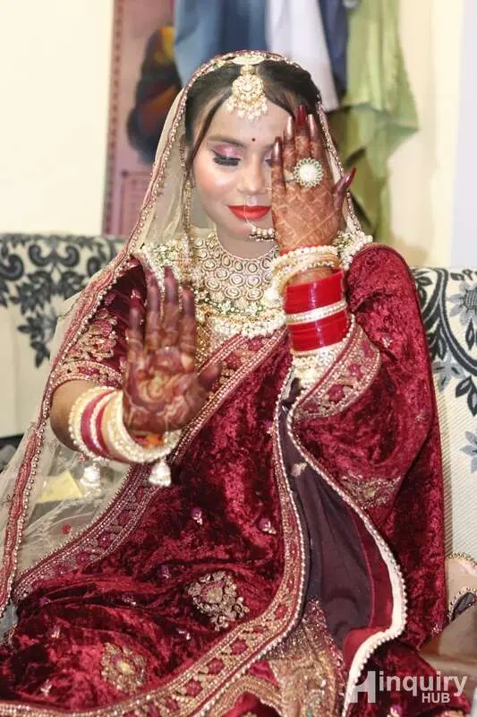 Priya Makeovers And Make Up