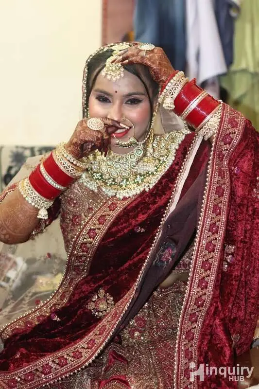 Priya Makeovers And Make Up