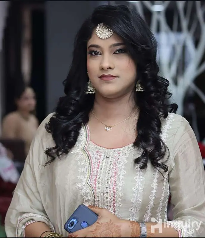 Mansi Chauhan Makeup Artist