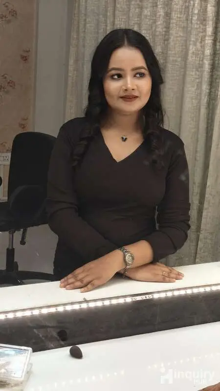 Prof  Makeup Artist