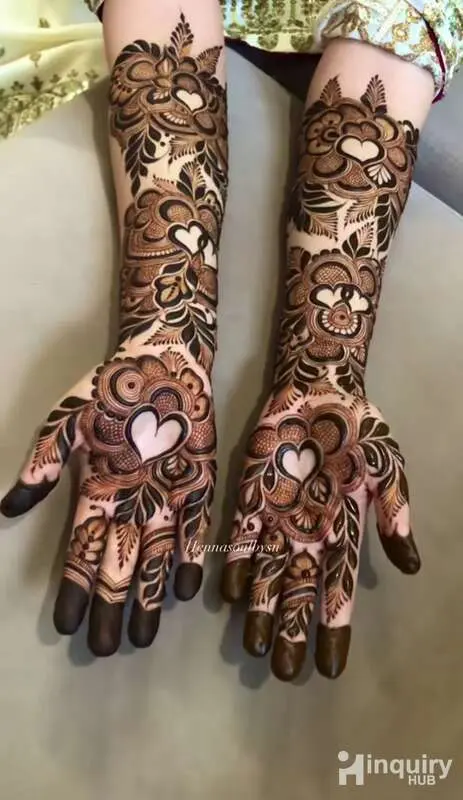 Farha Mehndi Artist