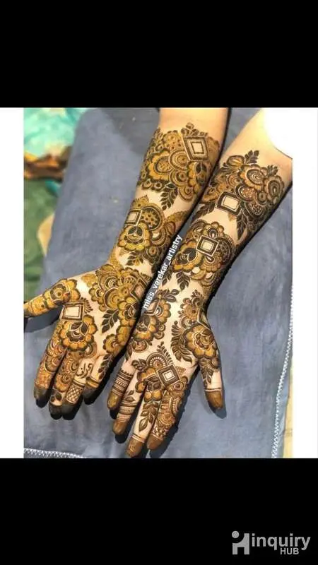 Farha Mehndi Artist