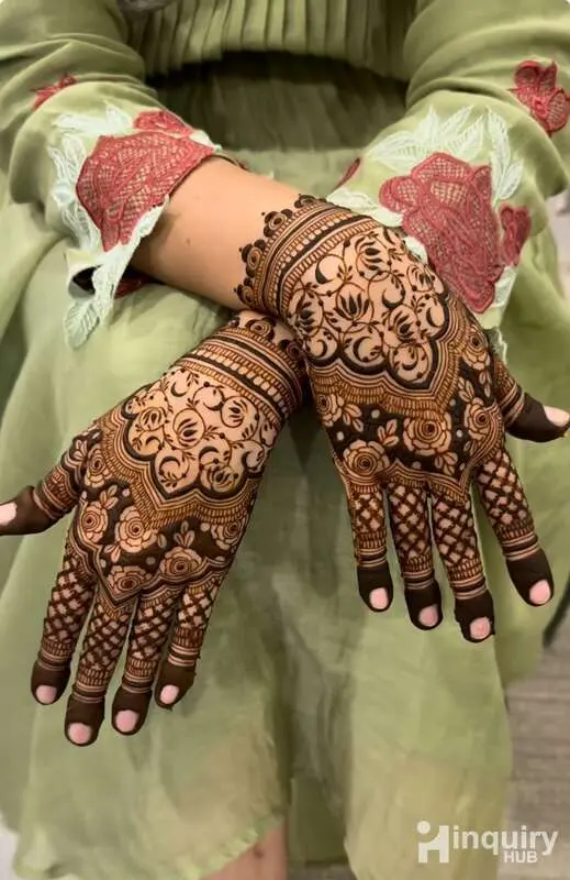 Farha Mehndi Artist