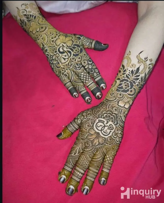 Farha Mehndi Artist