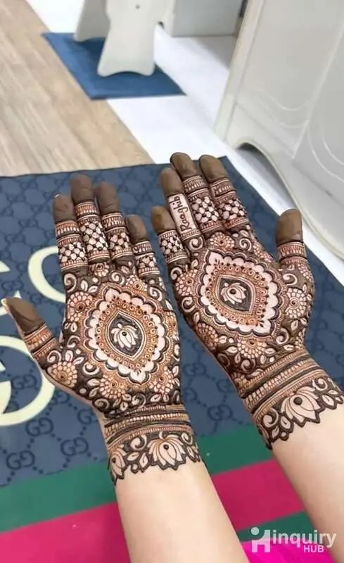Farha Mehndi Artist