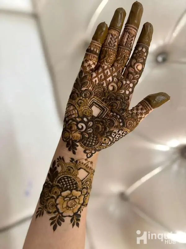 Arifa Mehndi Artist