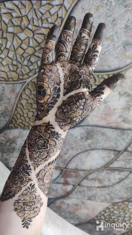 Arifa Mehndi Artist