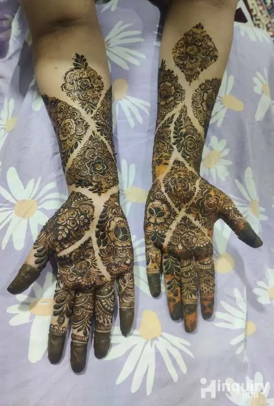 Arifa Mehndi Artist