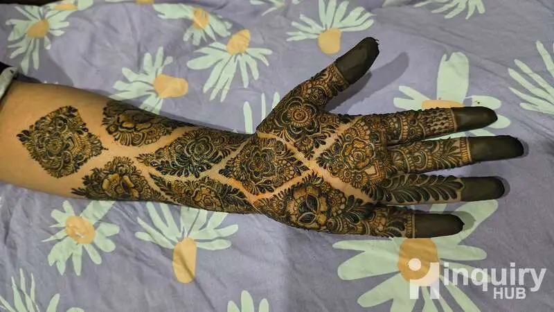 Arifa Mehndi Artist