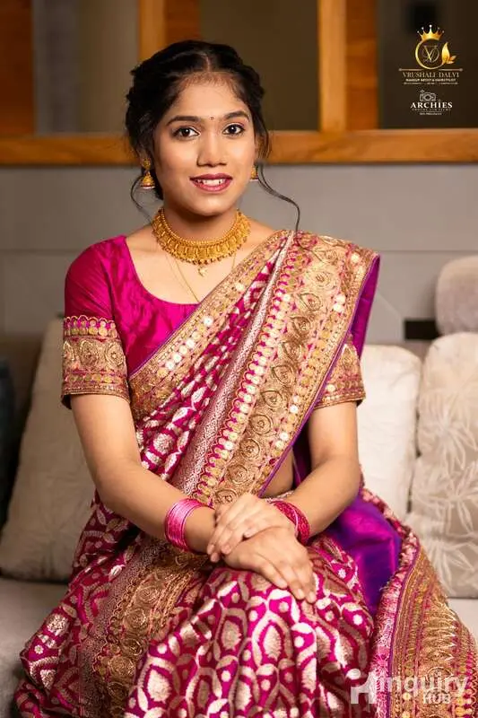 Vrushali Dalvi  Professional Makeup Artist   Hairstylist   Nail Artist   Draping Get Natural Sobar S