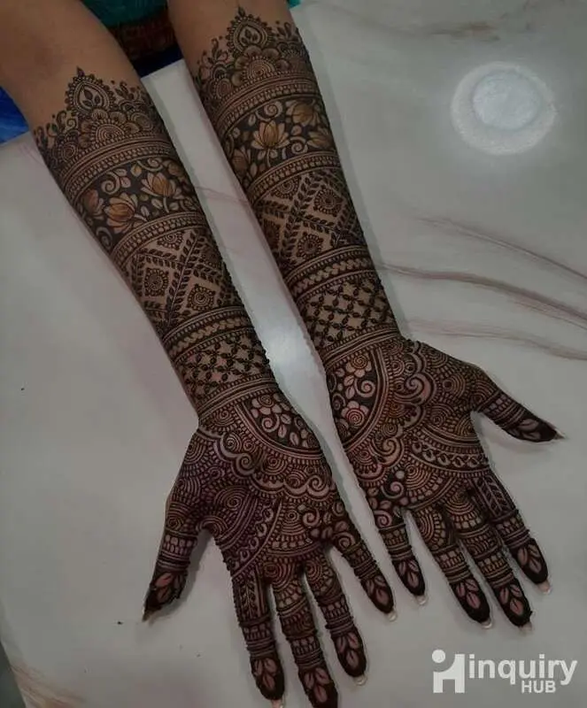 Heena Mehndi Artist