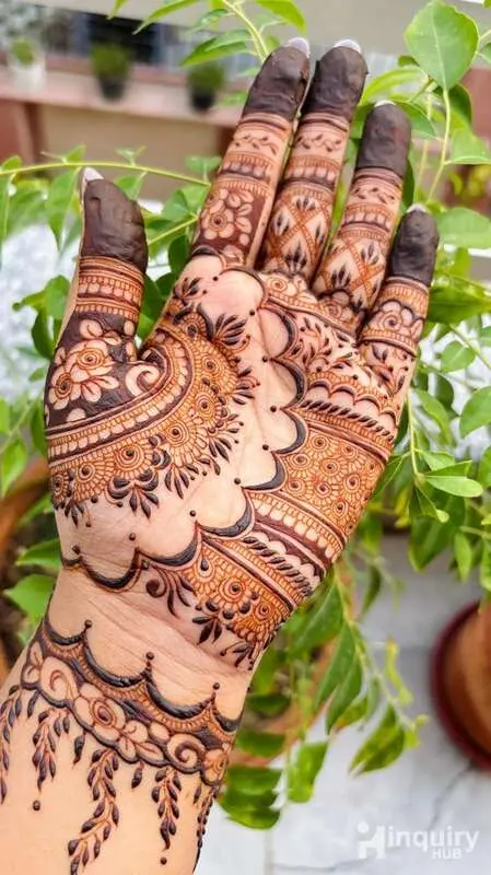 Heena Mehndi Artist