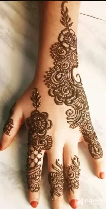 Heena Mehndi Artist