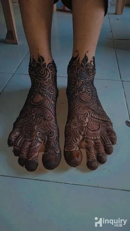 Mehndi Artist