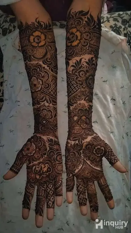 Mehndi Artist