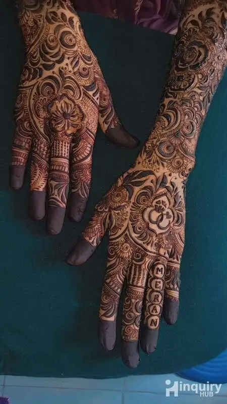 Mehndi Artist