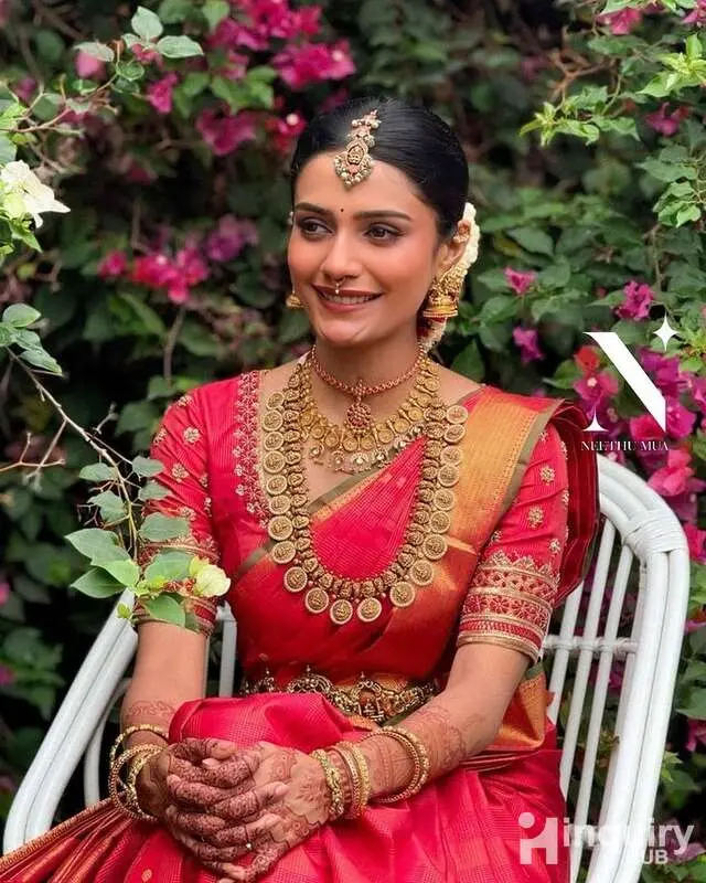 Luxe Looks By Deepa