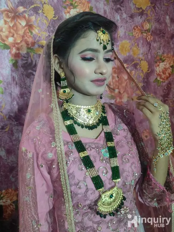 Farhath Makeup And Mahndi Artist
