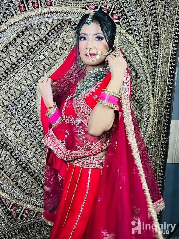 Glamorous Hubb