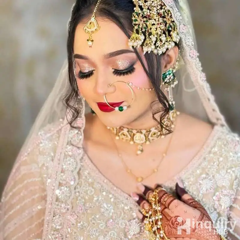 Az Makeup Artist