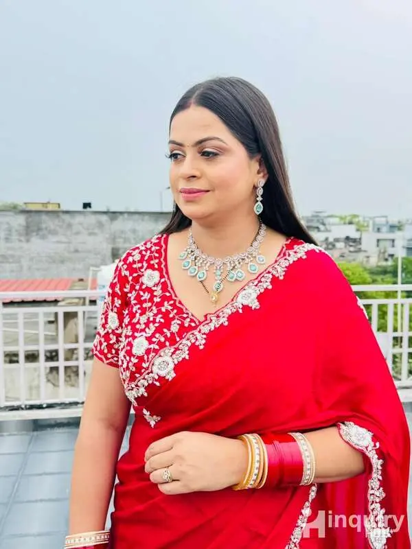 Mua Divya