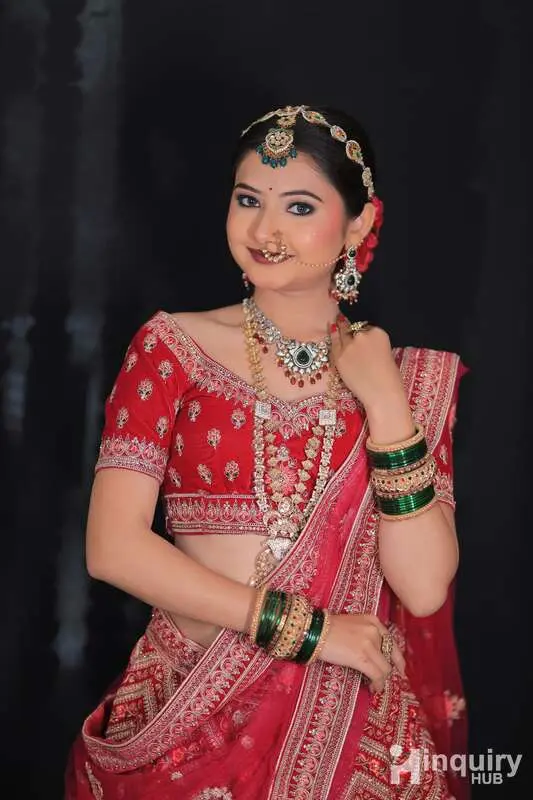 Roshani Nandanwar Makeup Artist