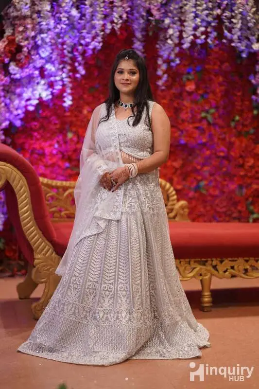 Neelam Mua