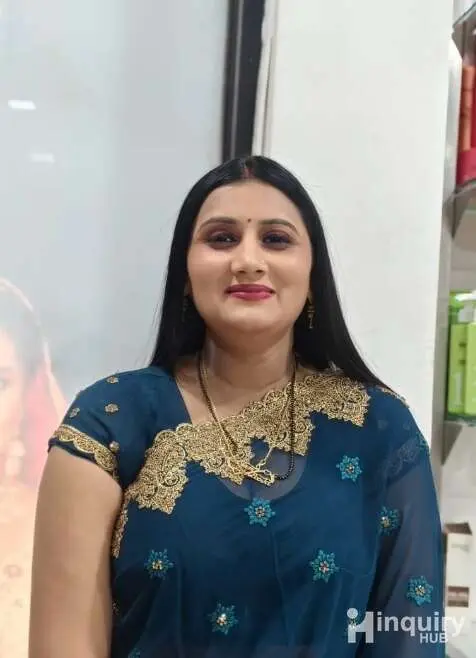 Juli Bridal Studio And Academy   Professional Mehndi Artist