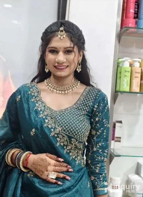 Juli Bridal Studio And Academy   Professional Mehndi Artist